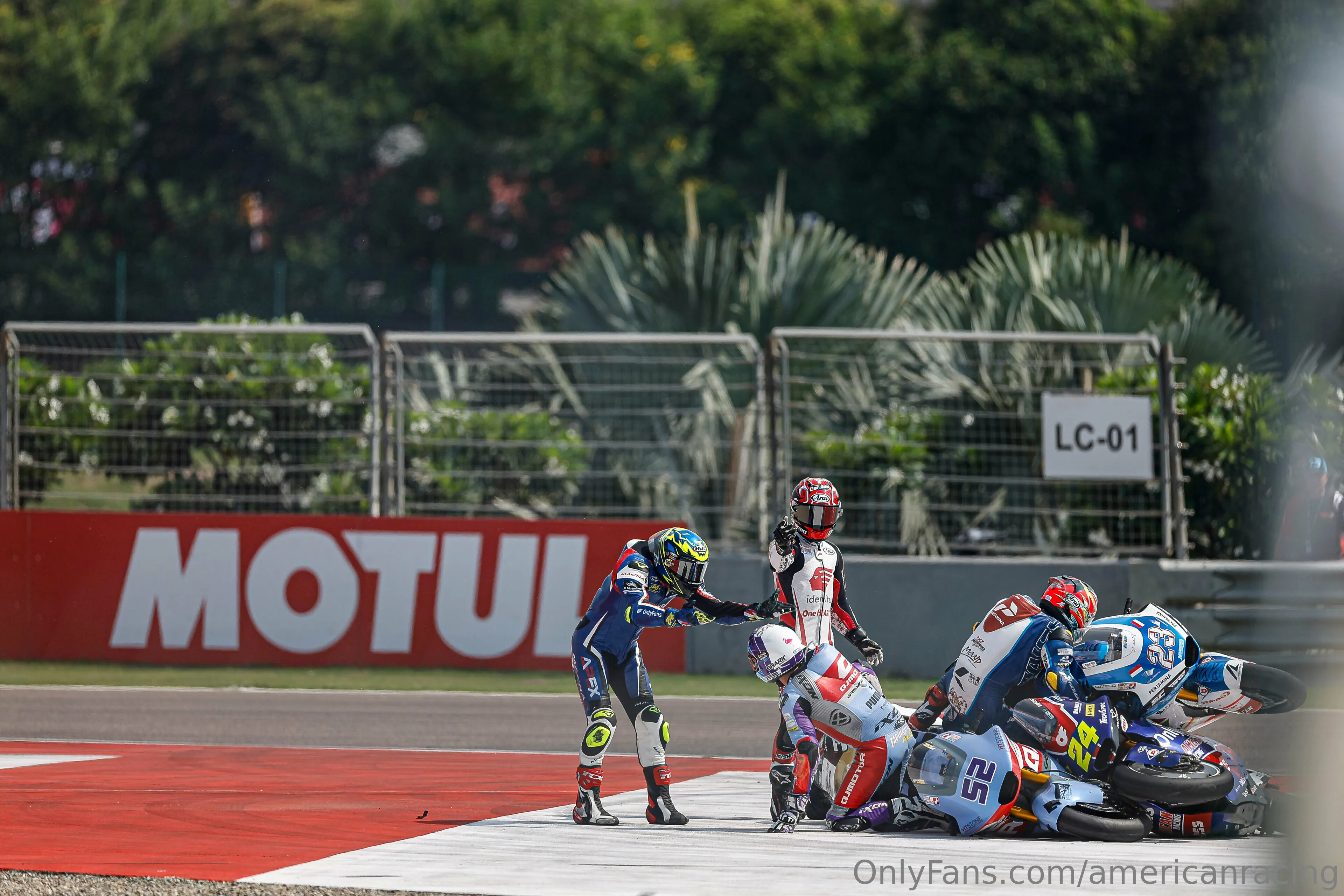 American Racing Team photo #19