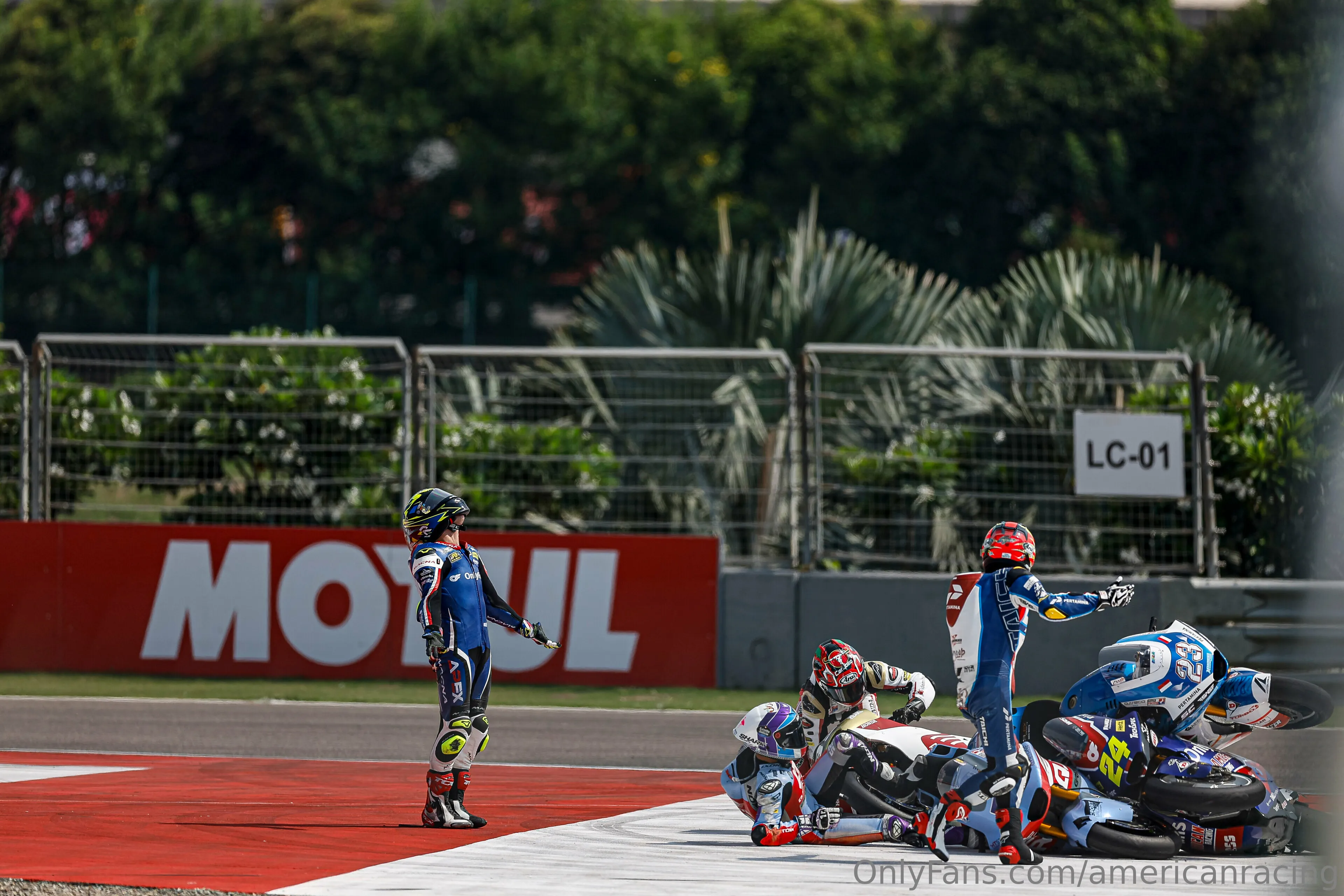 American Racing Team photo #18