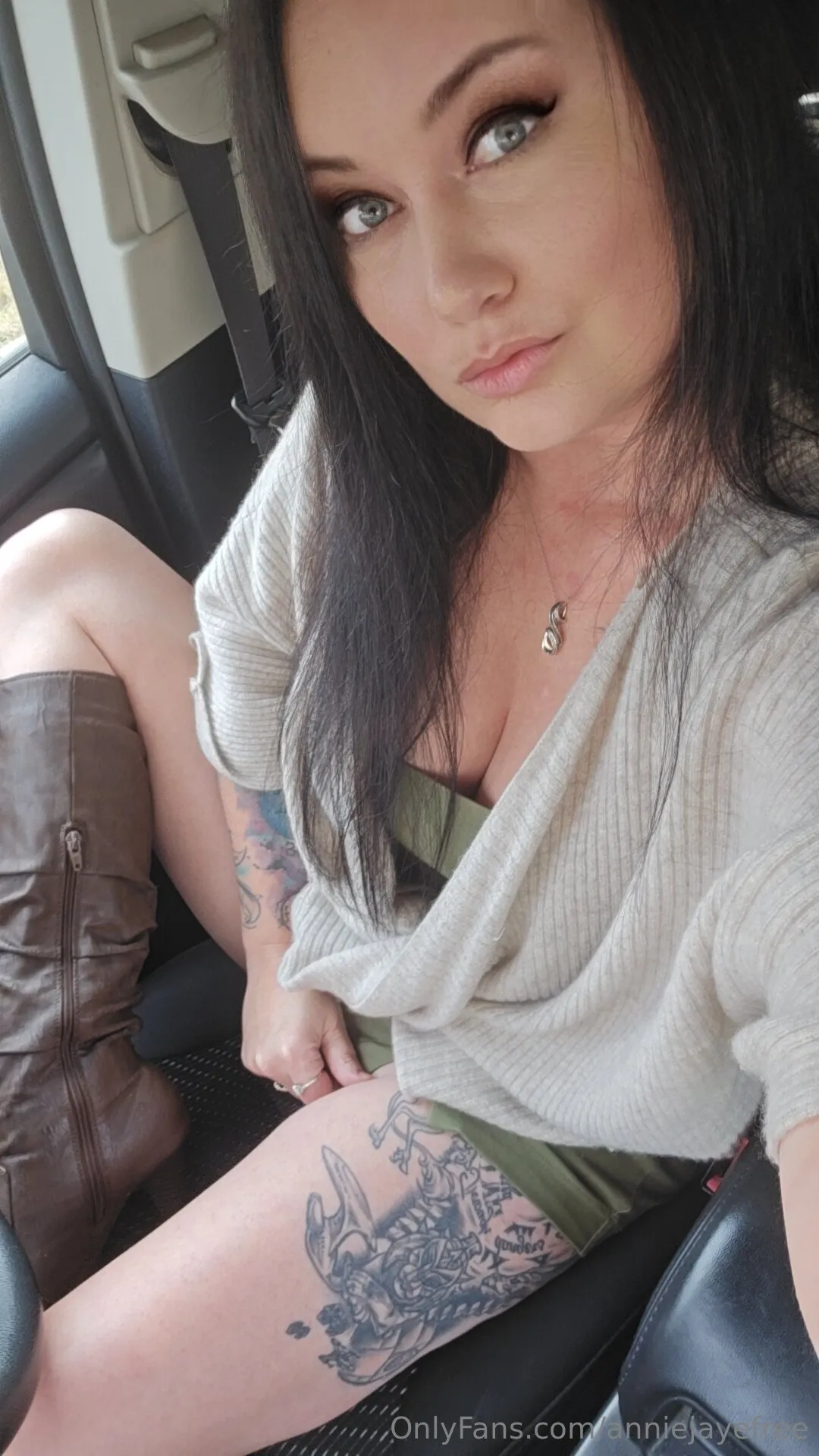 AnnieJaye photo #21