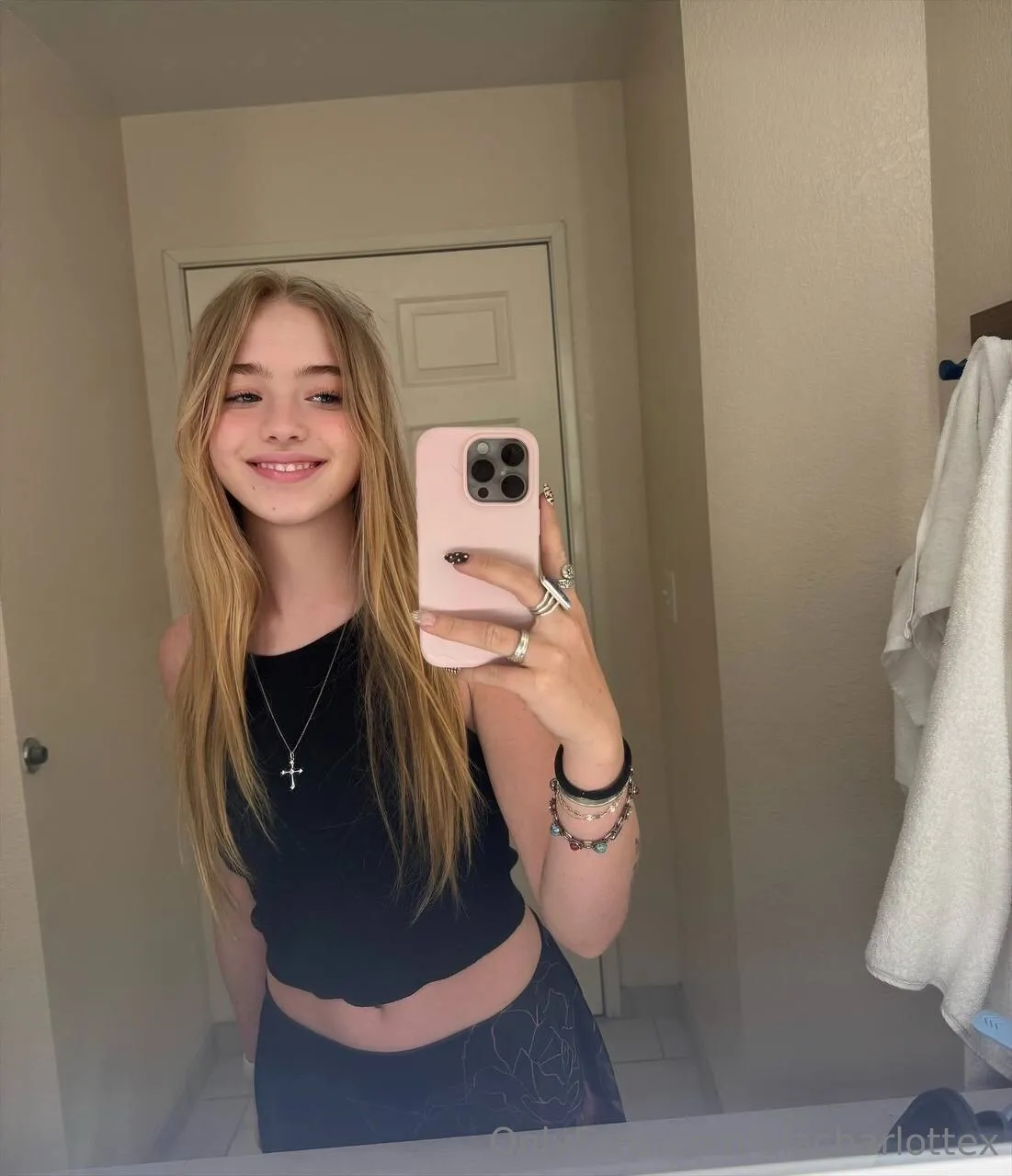 Ela Charlotte photo #27