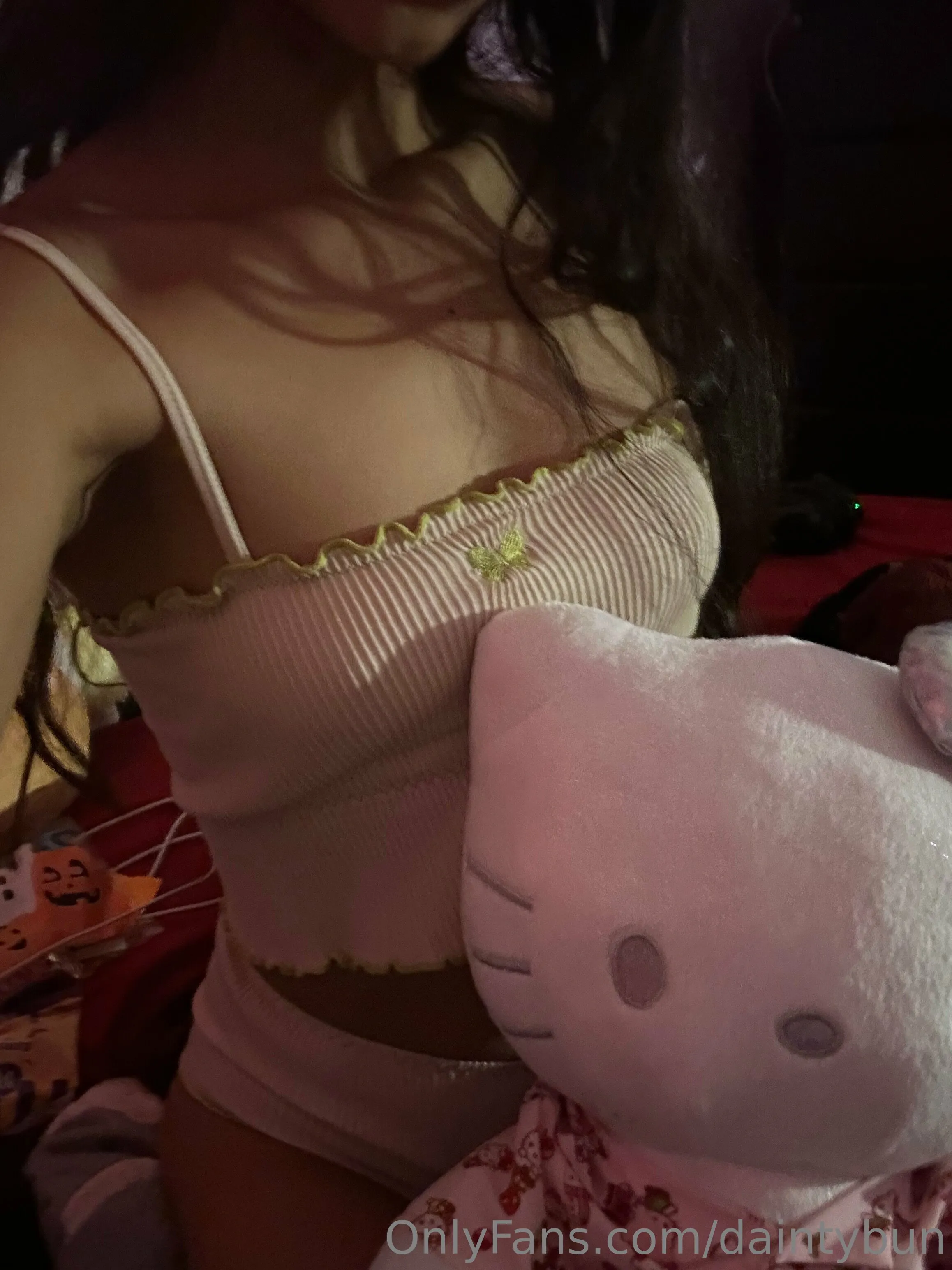 Dainty Bun photo #13