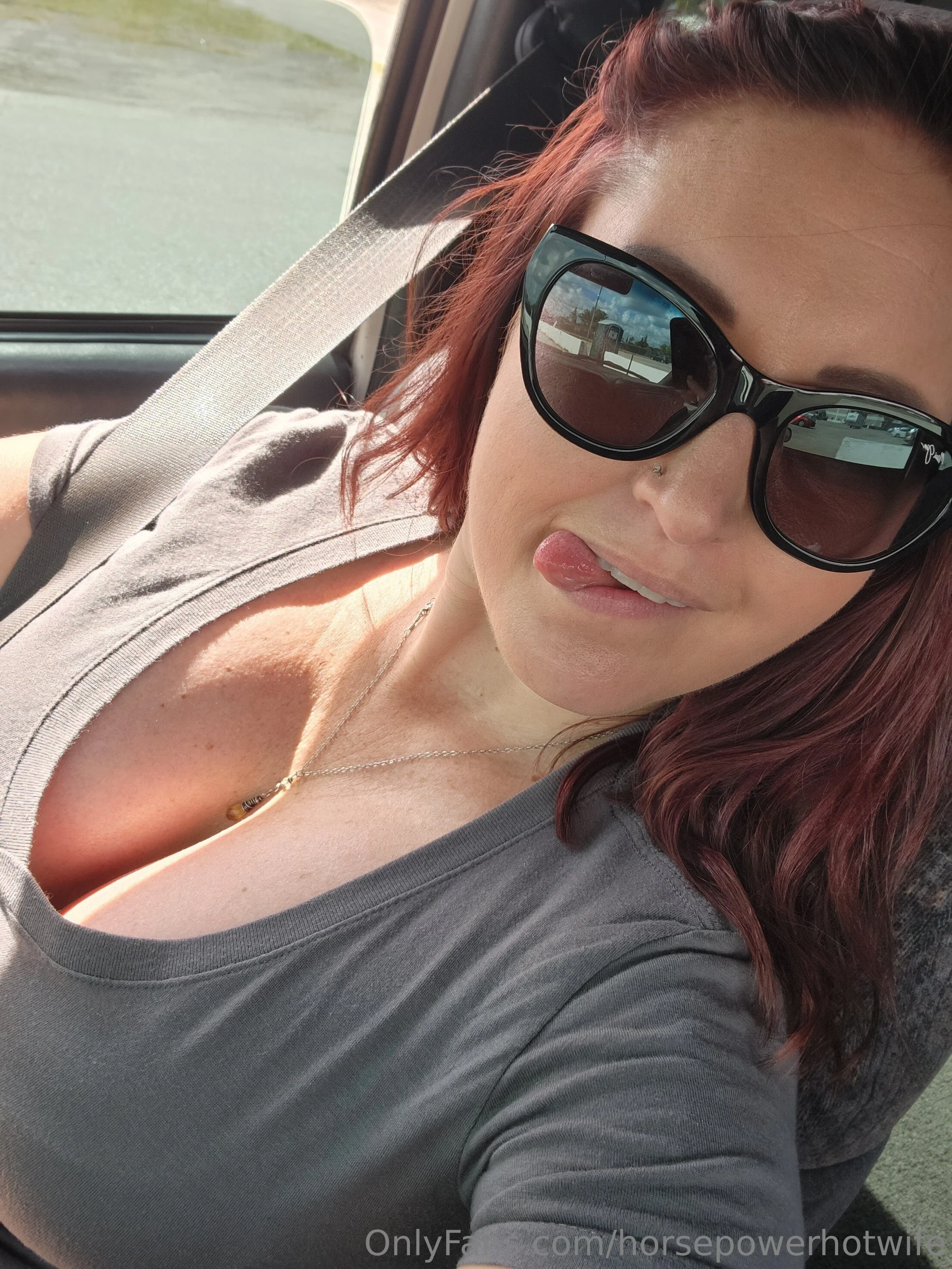 HorsepowerHotwife photo #1