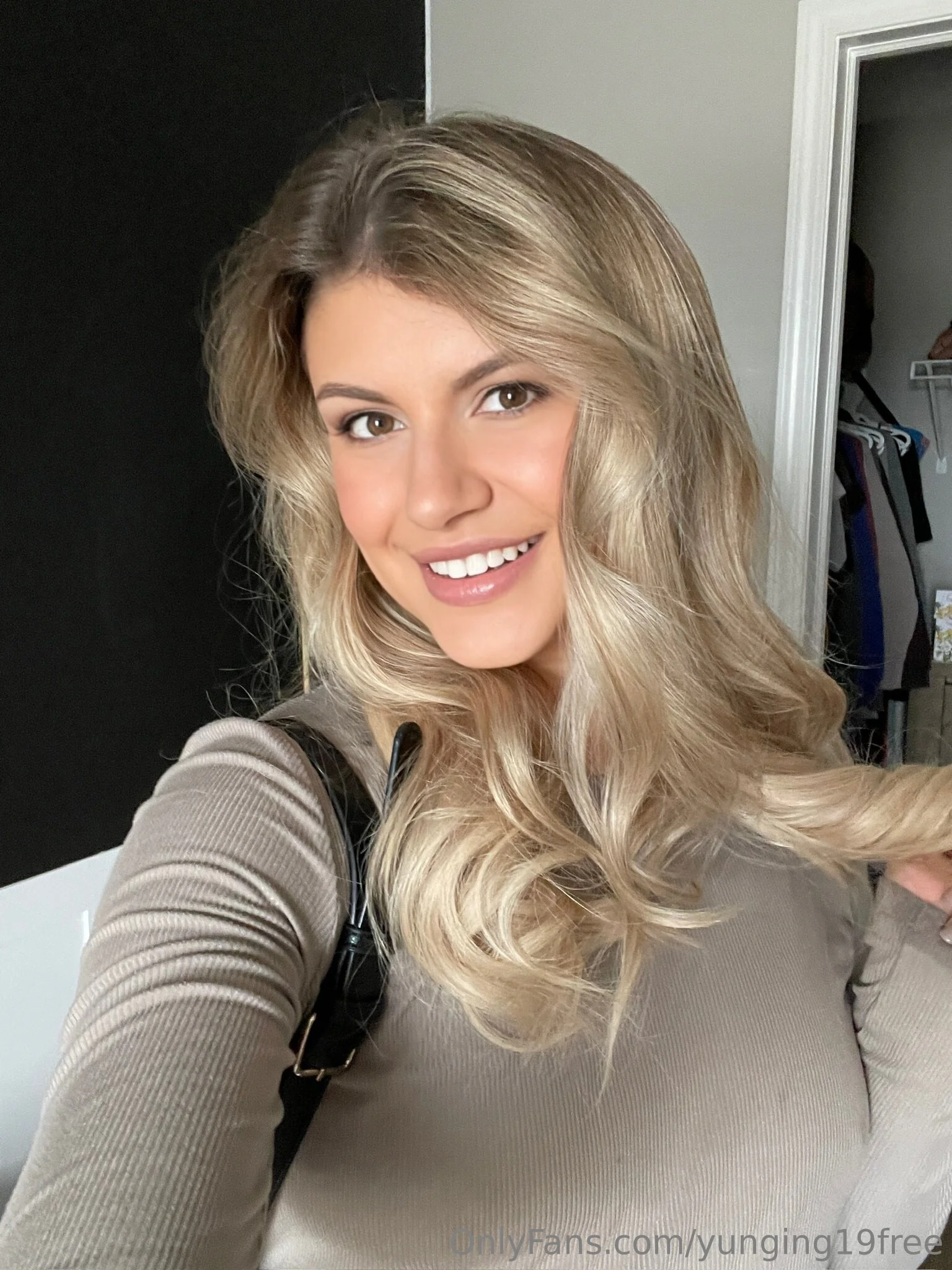 Ashley Elizabeth FREE photo #27