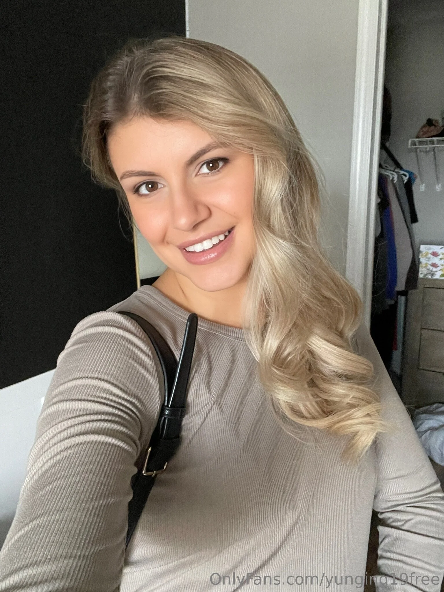 Ashley Elizabeth FREE photo #23