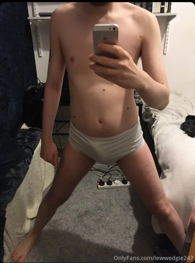 Lewis Wedgie photo #19