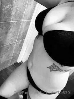 Tattooed Hottie photo #19