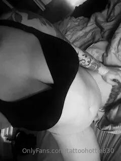 Tattooed Hottie photo #3