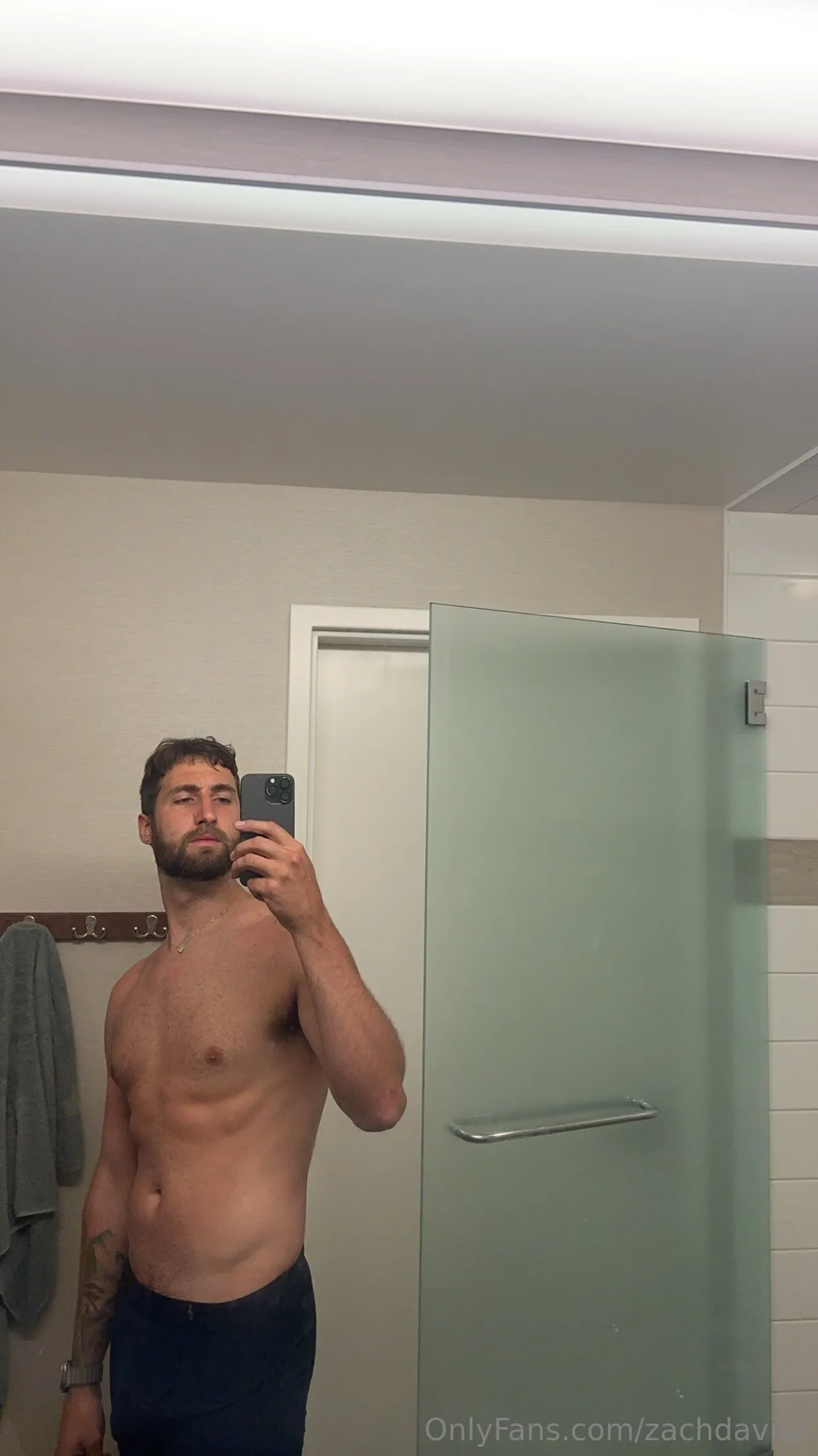 Zach Davis photo #13