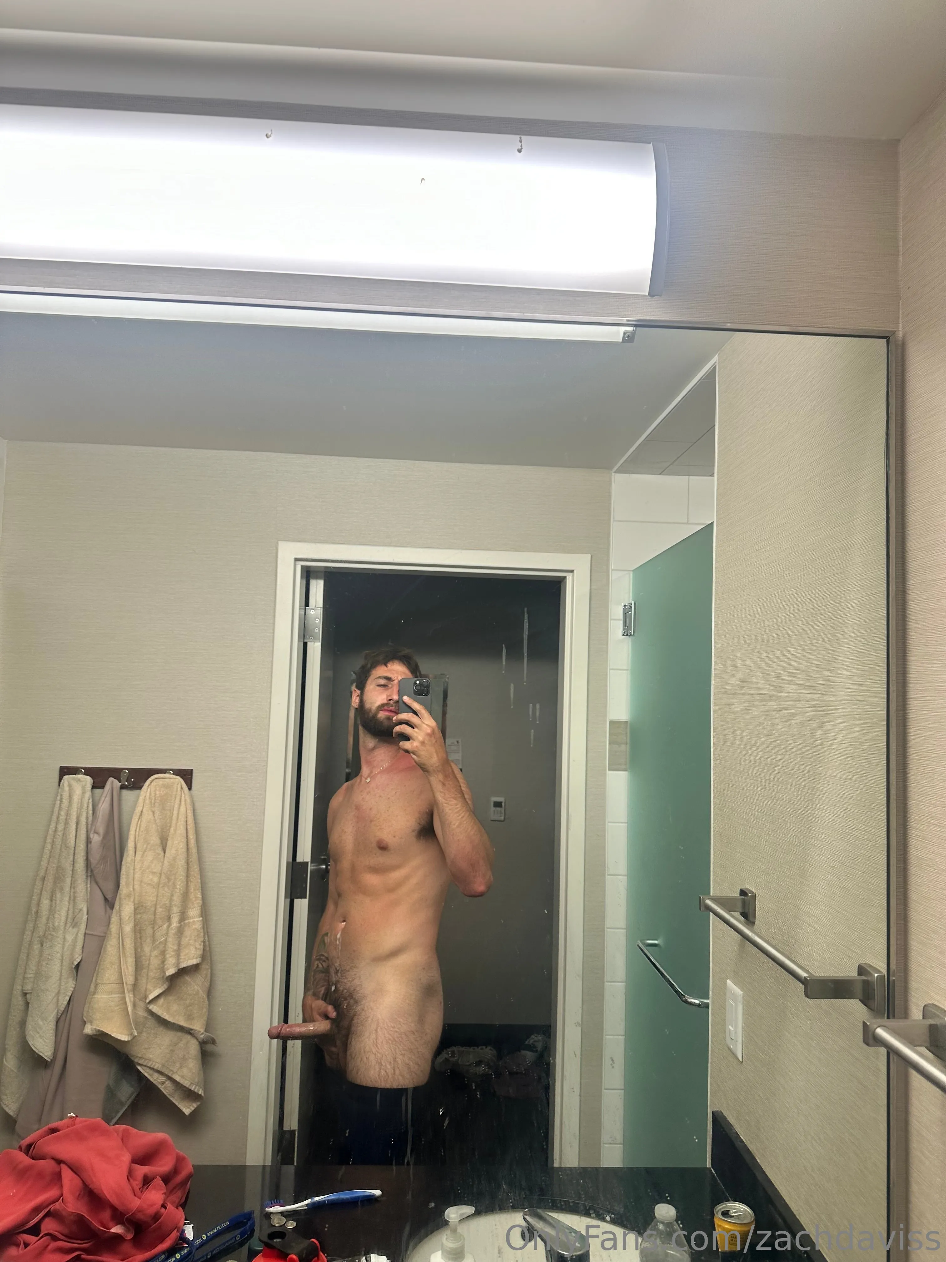 Zach Davis photo #10